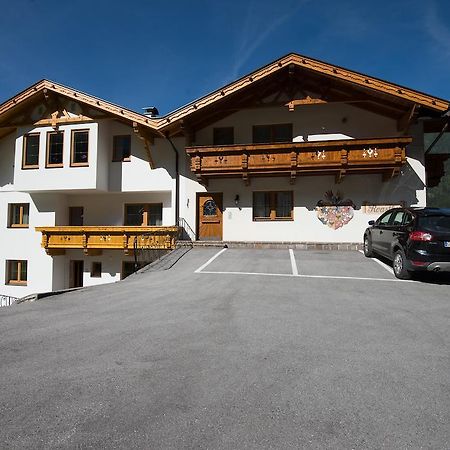 Appartementhaus Pinnisblick Neustift im Stubaital Bagian luar foto
