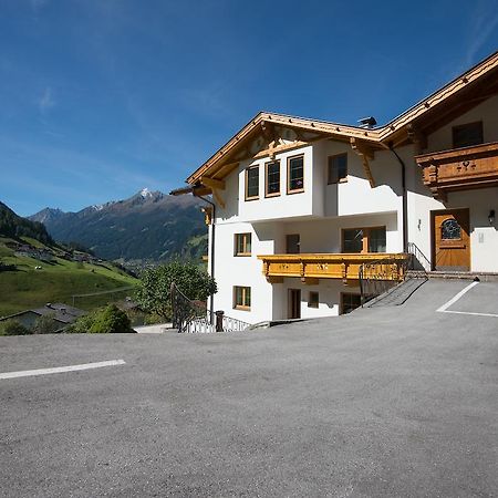 Appartementhaus Pinnisblick Neustift im Stubaital Bagian luar foto