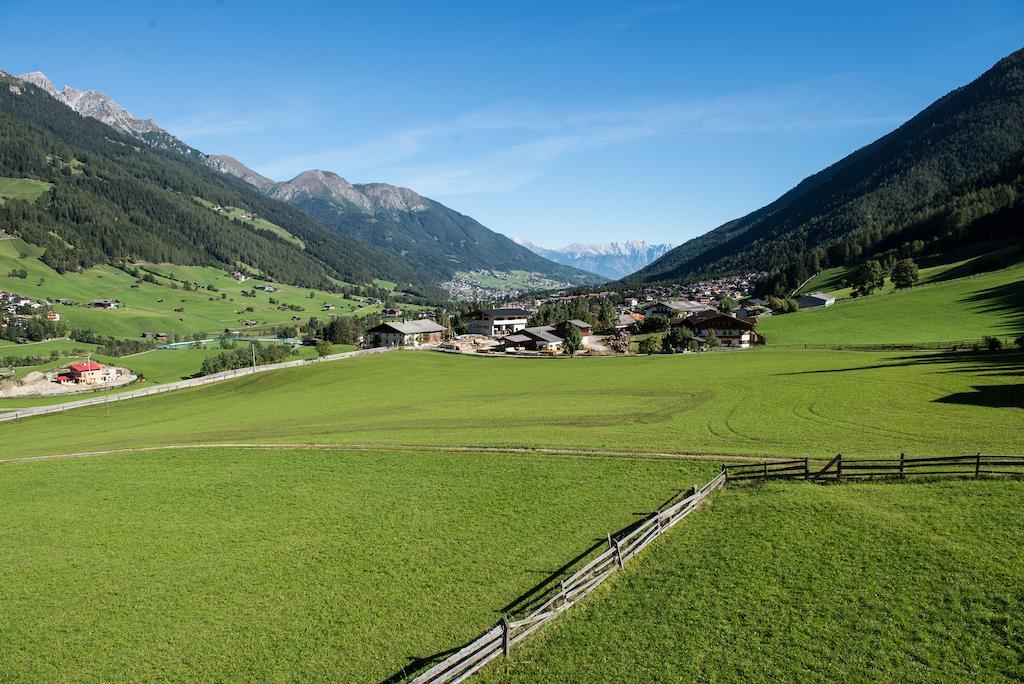 Appartementhaus Pinnisblick Neustift im Stubaital Ruang foto